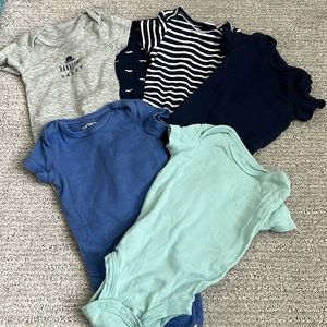 Bundle of 6 newborn onesies